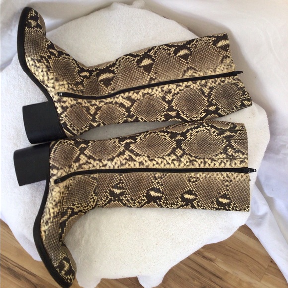 Incredible Vintage 1970’s Snakeskin Boots From the British Label Double Heelix - Picture 7 of 8